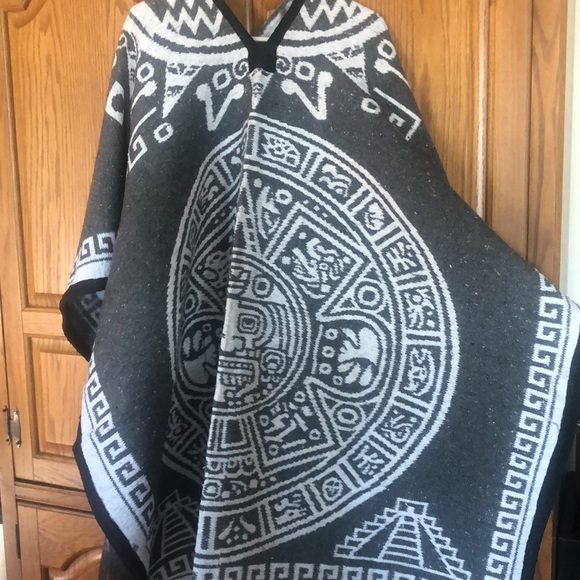 Double sided pancho - Picture 3 of 3